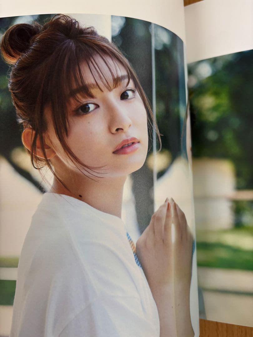 吉川愛 写真集 『 Neroli 』 — image 2