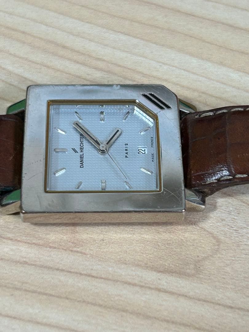 DANIEL HECHTER PARIS クォーツ　稼働品 — image 3