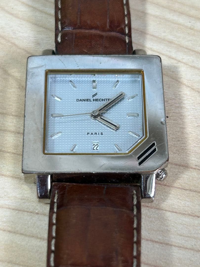 DANIEL HECHTER PARIS クォーツ　稼働品 — image 4