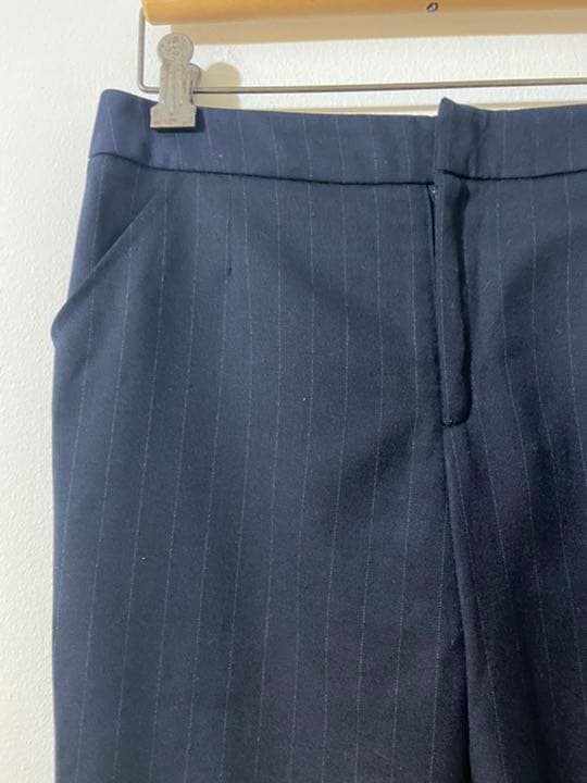 CLAUDIA HILL ピンストライプ ウール セミワイド ユニーク パンツ — image 2
