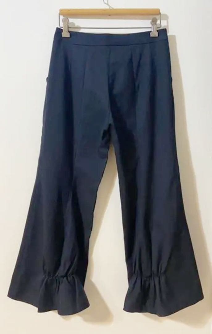 CLAUDIA HILL ピンストライプ ウール セミワイド ユニーク パンツ — image 4