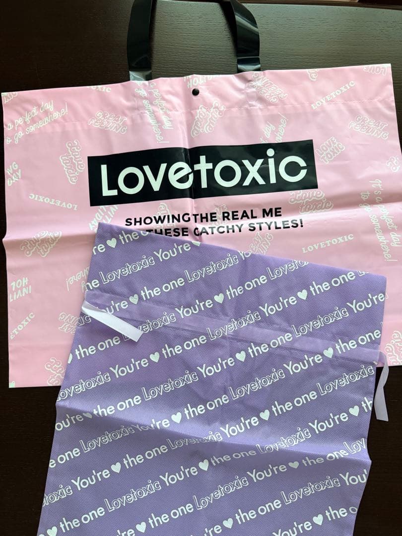 Lovetoxic ショップ袋 2枚セット — image 2