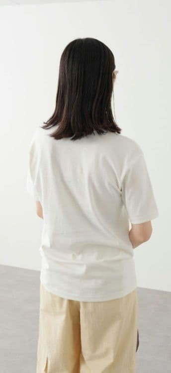 値下げ　Omekashi Hanes SHIROクルーネックTシャツ — image 2