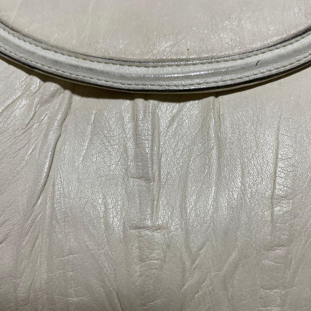 白ハンドバッグ　絞り革　中古品 — image 4