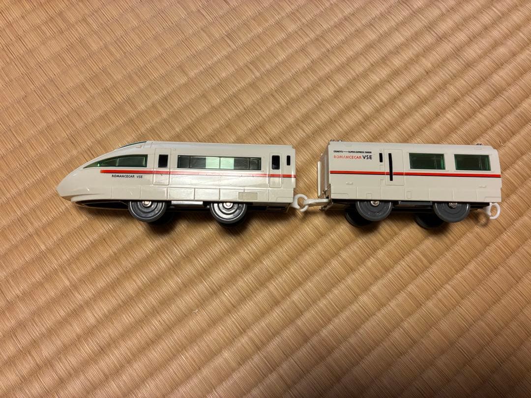 小田急ロマンスカー VSE 【プラレール 本体中間車両&後部車両】 — image 4