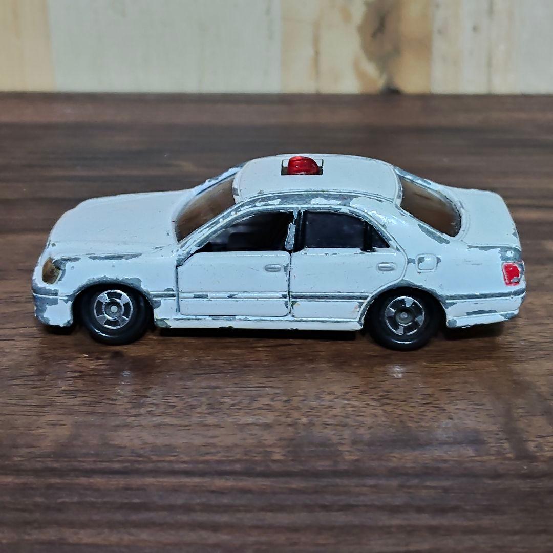 トミカ トヨタ クラウン 覆面パトロールカー — image 2