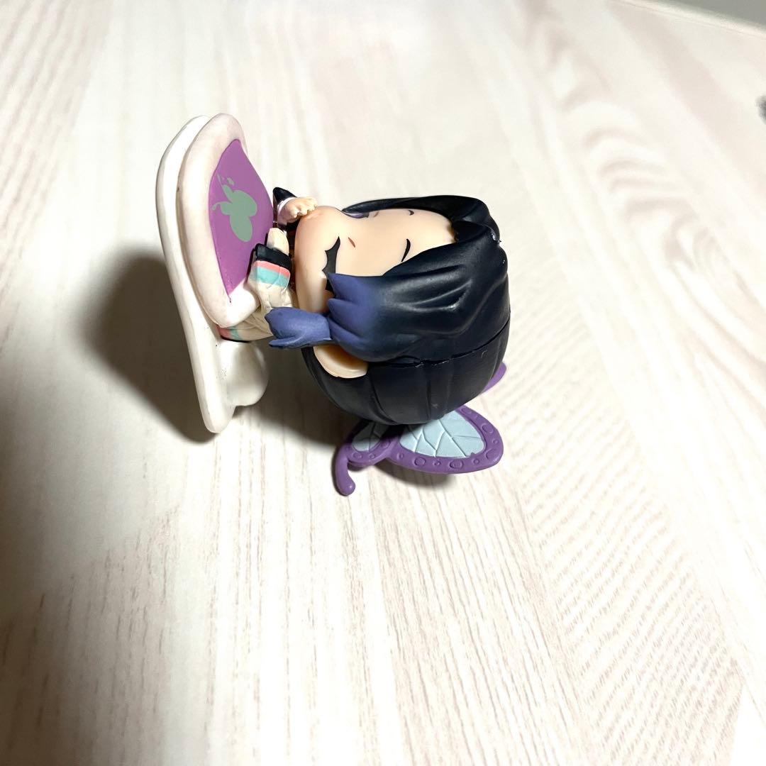 鬼滅の刃 胡蝶しのぶ フィギュア 缶バッジ 2点セット — image 3