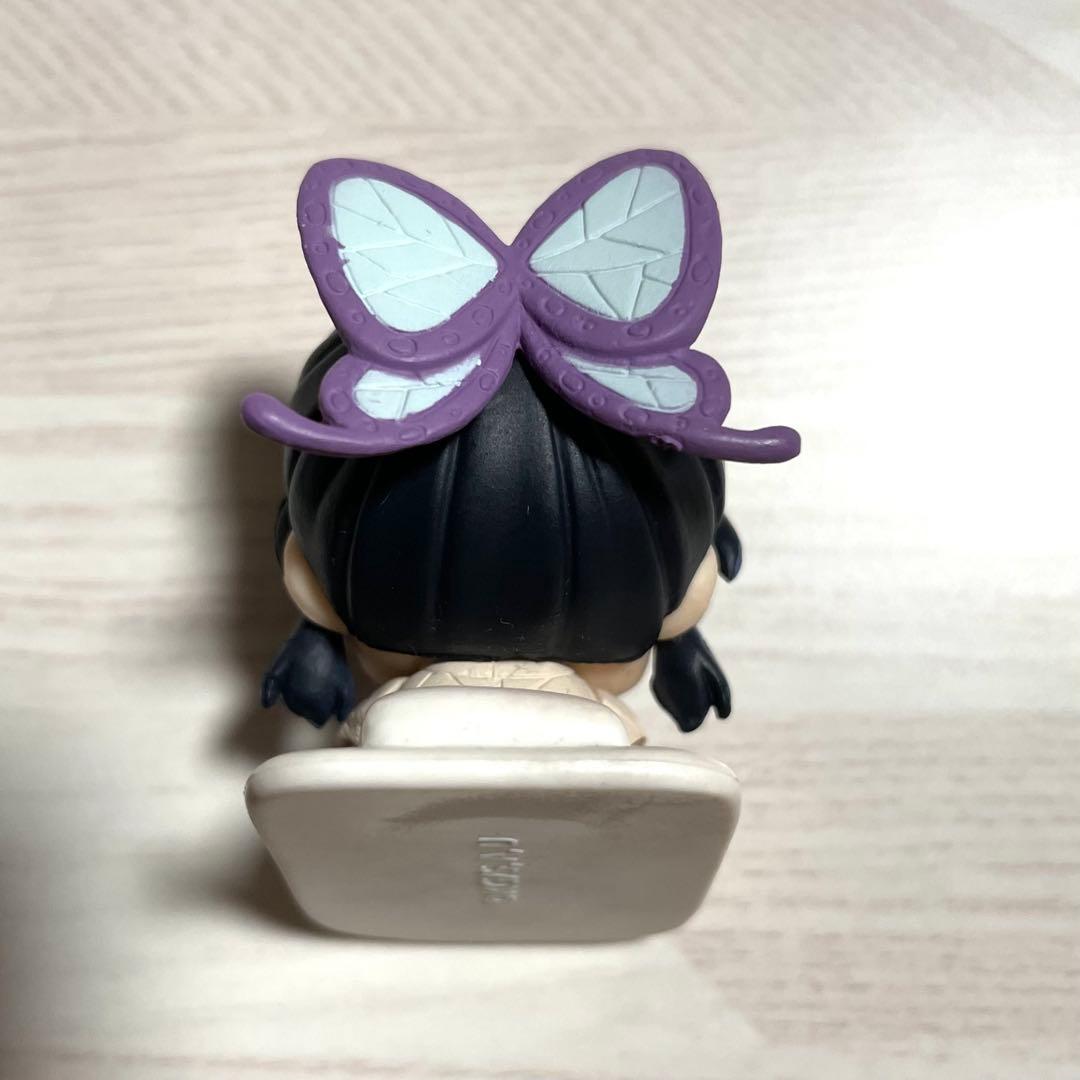 鬼滅の刃 胡蝶しのぶ フィギュア 缶バッジ 2点セット — image 5
