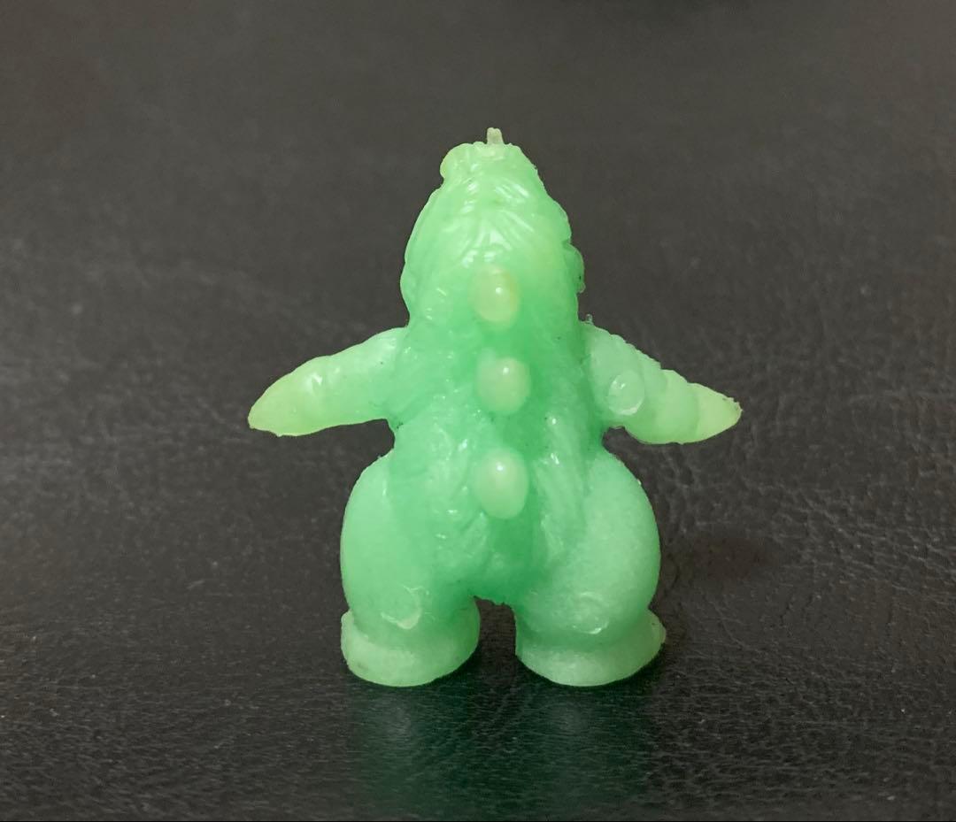 ファミコンチョコ　消しゴム　メトロイド　クレイド（蓄光）当時物　希少　昭和レトロ — image 2