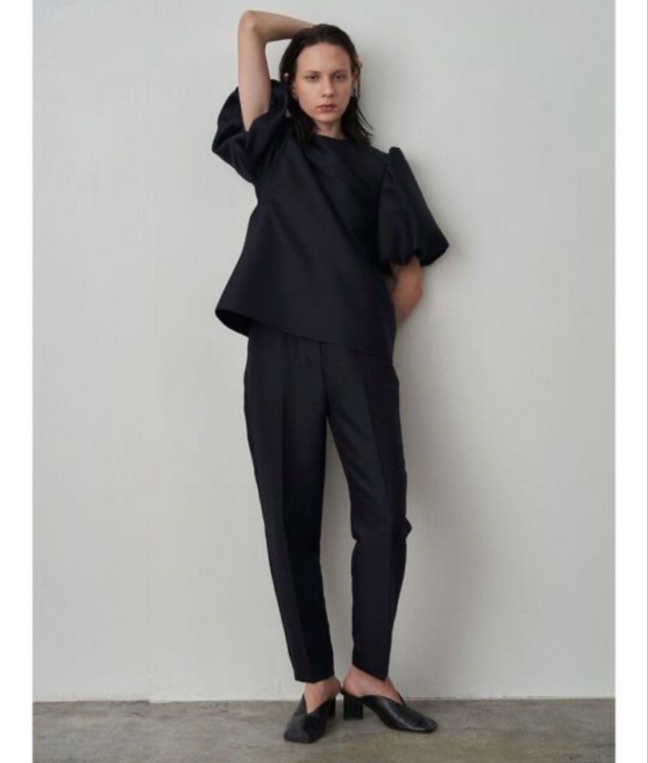 ELENDEEK グロッシーテーパードパンツ サイズ01 ブラック着痩せ — image 2