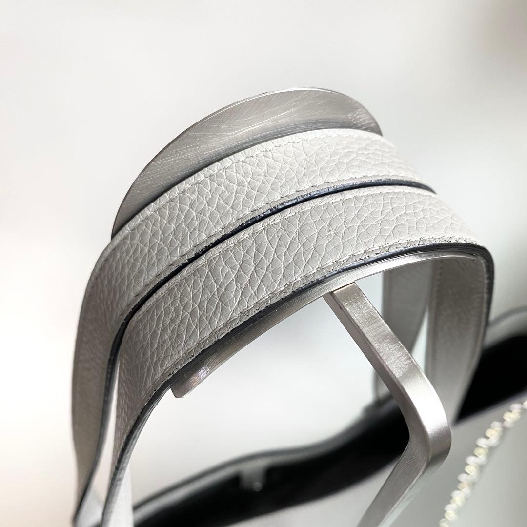 美品 JIMMY CHOO DEELAN ライトグレー レザー トートバッグ — image 5