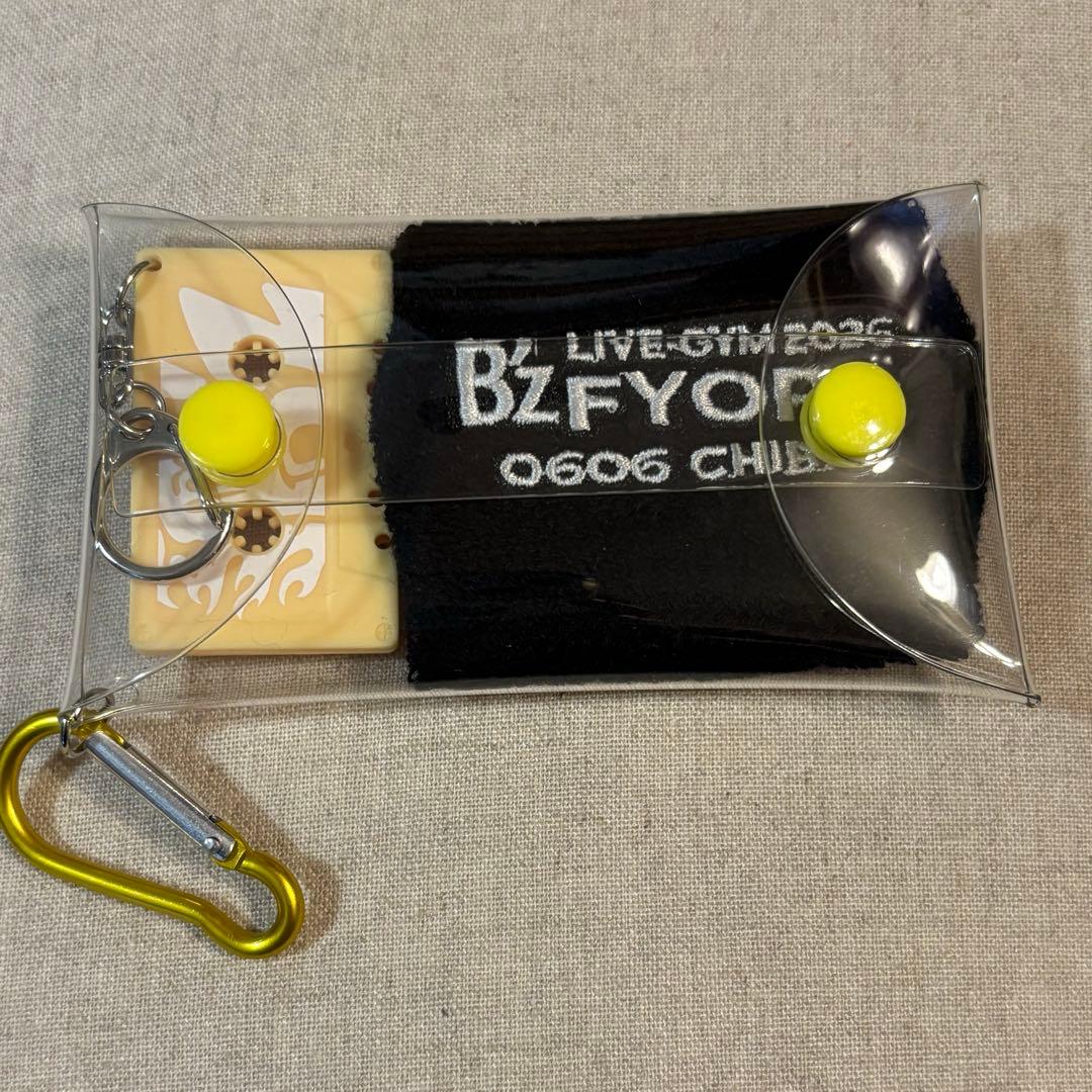 B’z FYOP+ 6/6LaLaアリーナ限定チャーム＆リストバンド ケース付き — image 2