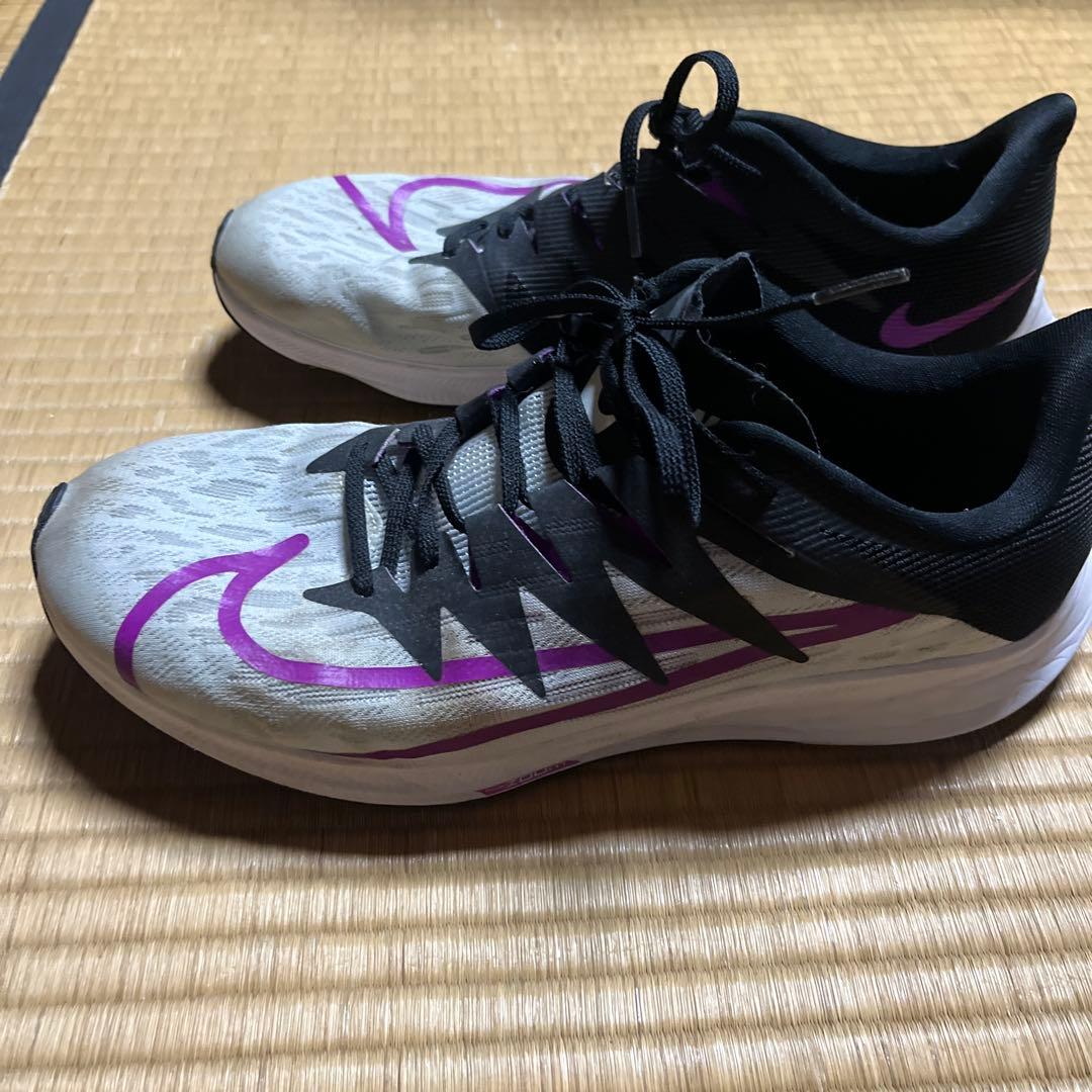 Nike RIVAL FLYランニングシューズ ホワイト/ブラック/パープル — image 3