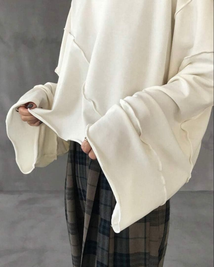 FRIFUL kumika着用 ルーズクロップドスウェットシャツ — image 2