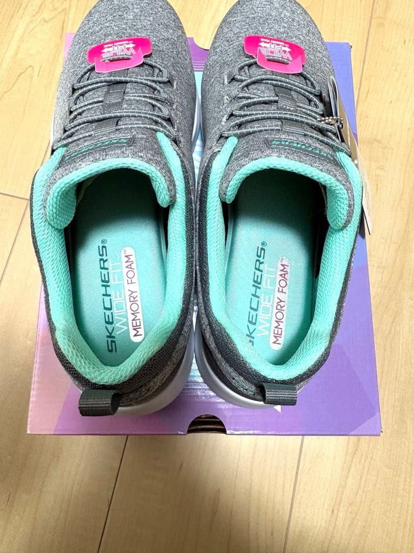 きょん様 専用【新品】SKECHERS WIDE FIT MEMORY FOAM — image 3