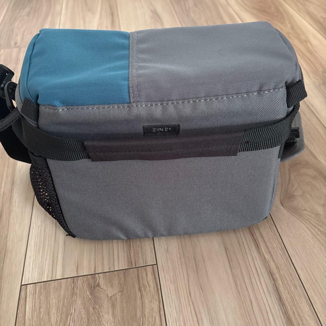 【美品】Vanguardカメラバッグ　青とグレー　仕切り付き — image 2