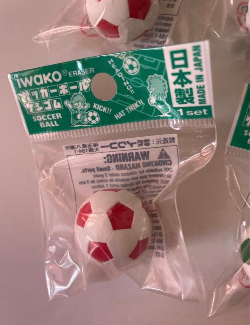 イワコーのサッカーボール型消しゴム — image 2