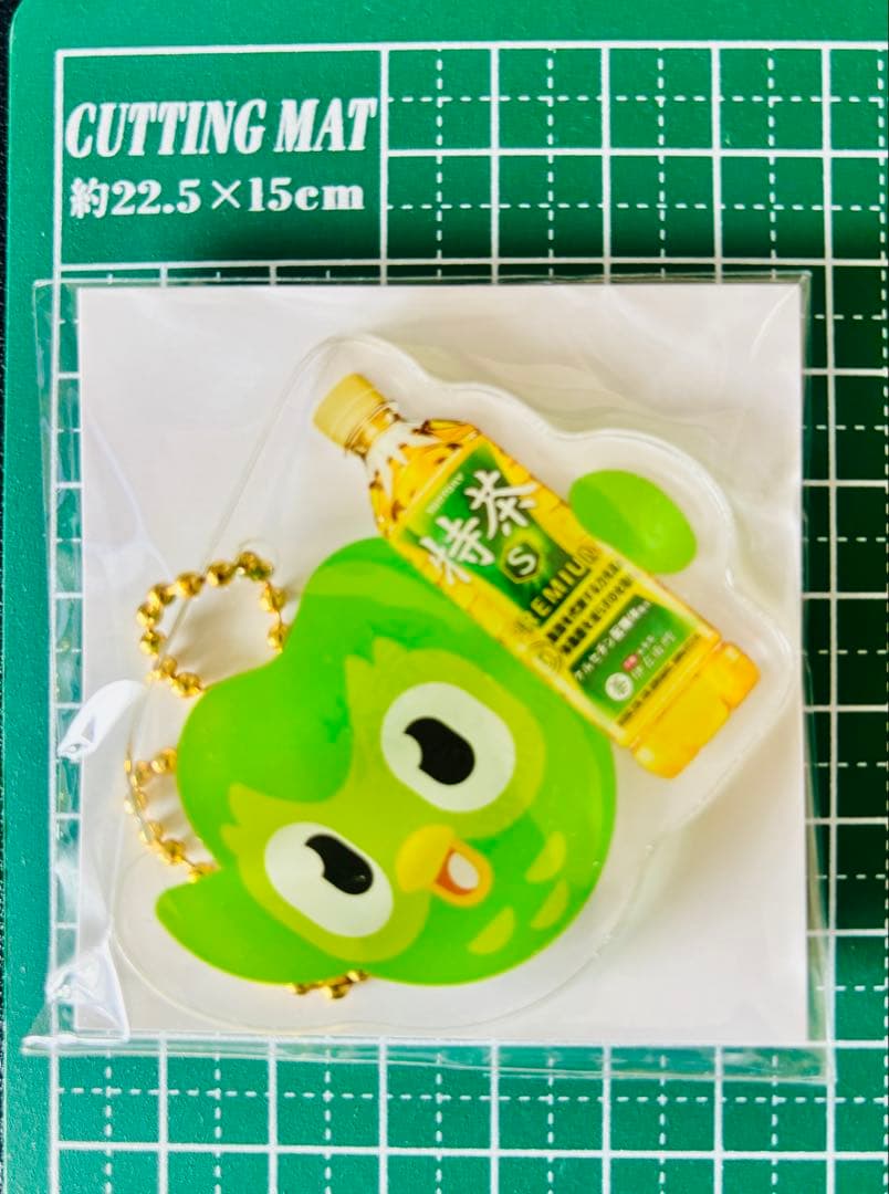 新品 特茶×duolingo特典 アクリルキーホルダーとステッカー — image 2
