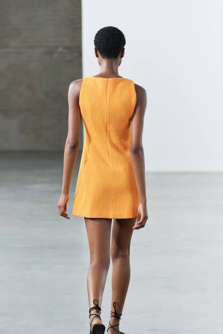 ZARA 完売品 クレープ調生地 ミニワンピース — image 2
