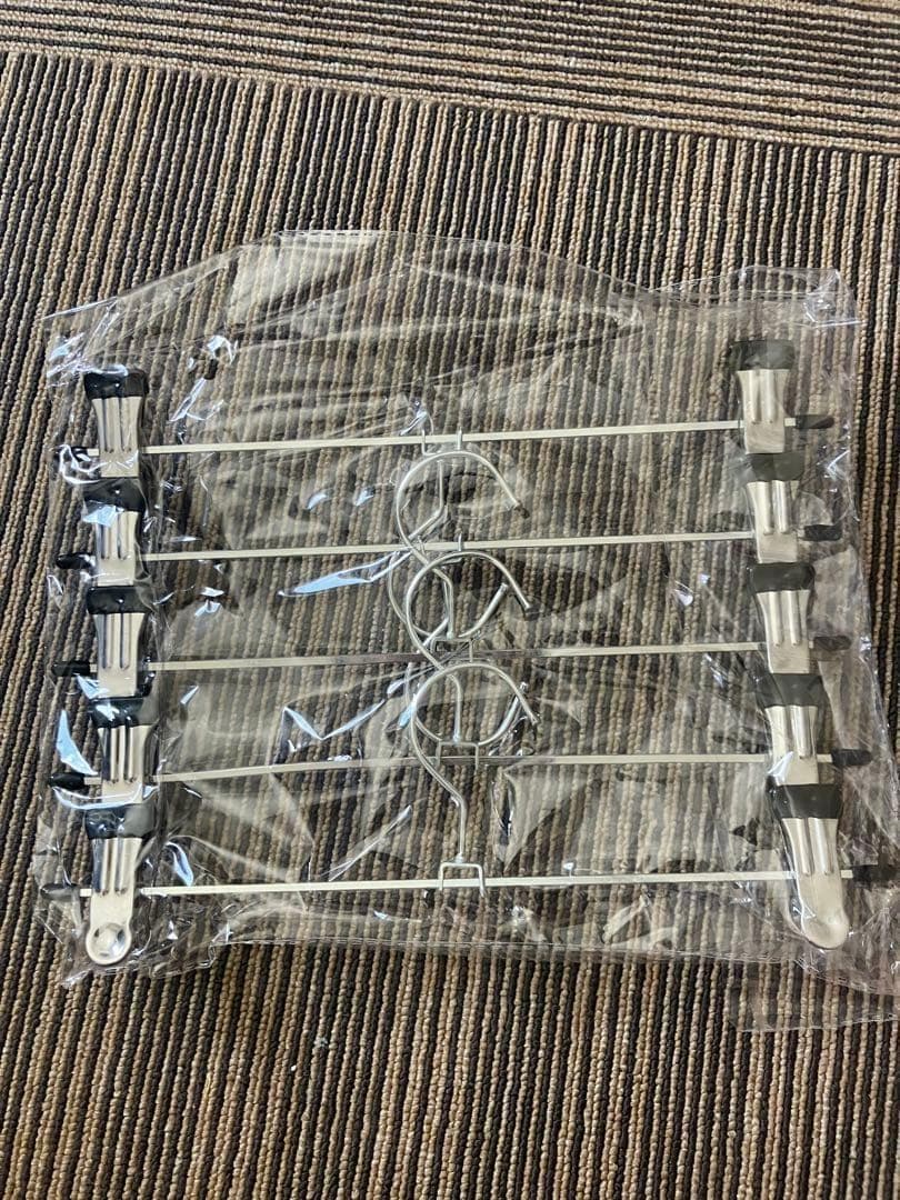 【新品未使用】ハンガー滑り止め付5本 検品済みインポート品 — image 3