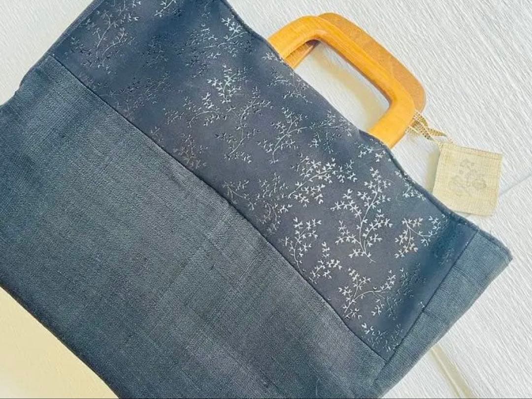 【未使用】幡 BAN INOUE 麻 トートバッグ 黒 印伝風草柄　木製ハンドル — image 3