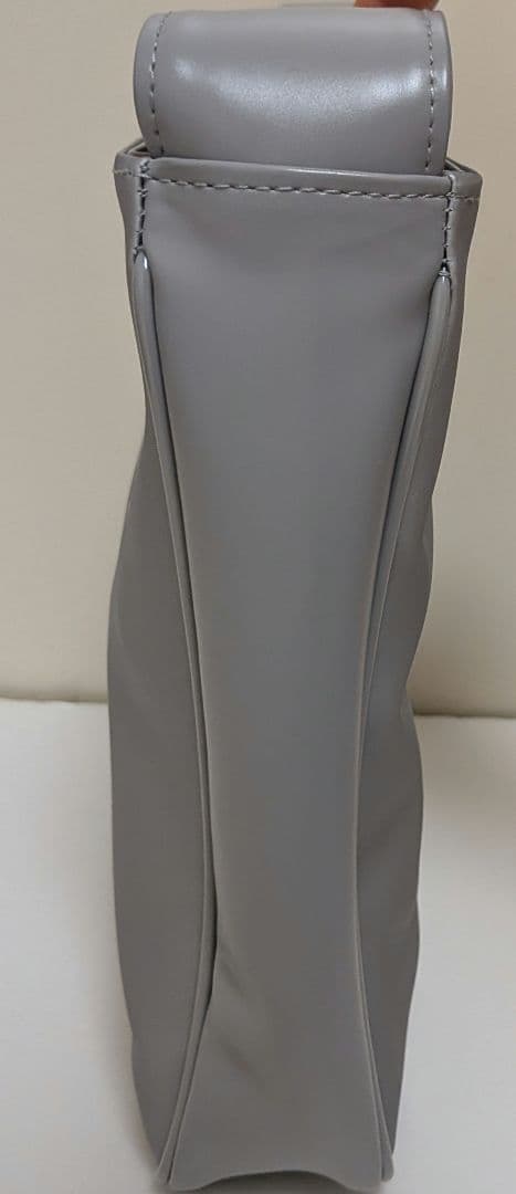 未使用品　ジバンシー　ノベルティバッグ　グレー色 — image 4