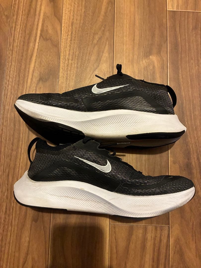 NIKE ZOOM FLY4 ブラック — image 4