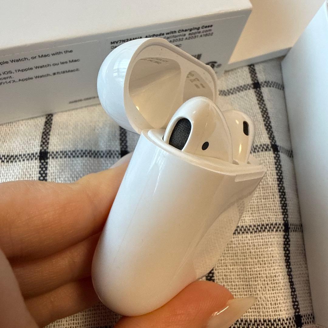 AirPods第2世代　本体 ホワイト Lightningコード　箱付き — image 3