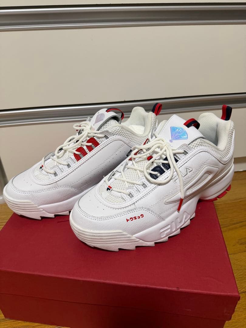 日本限定　極美品　フィラ FILA スニーカー ディスラプター 2 TOKYO — image 2