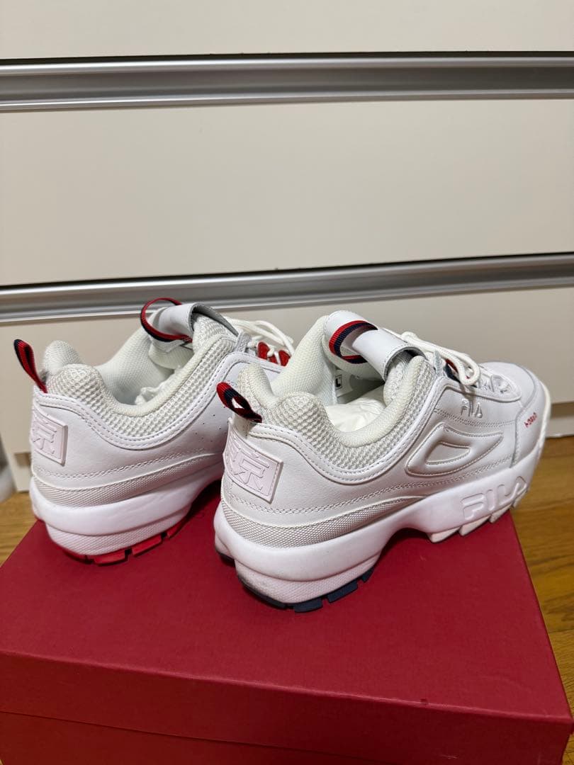 日本限定　極美品　フィラ FILA スニーカー ディスラプター 2 TOKYO — image 4