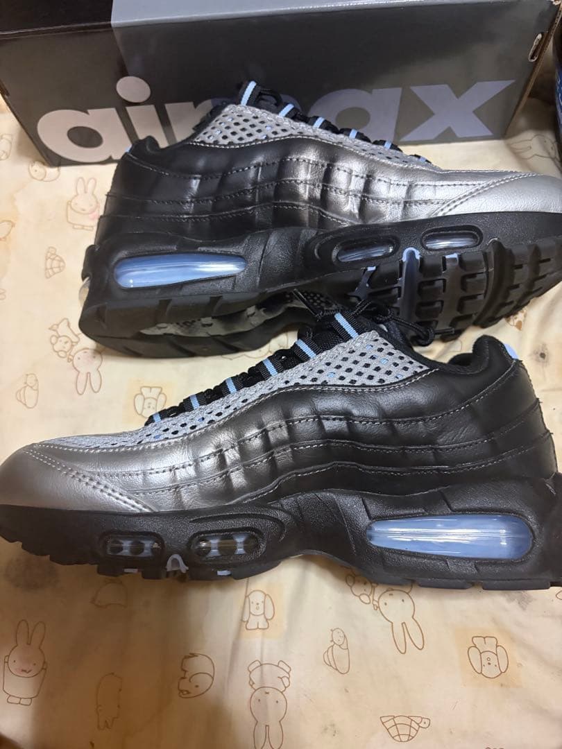 nike air max 95 x palace skateboards — image 3