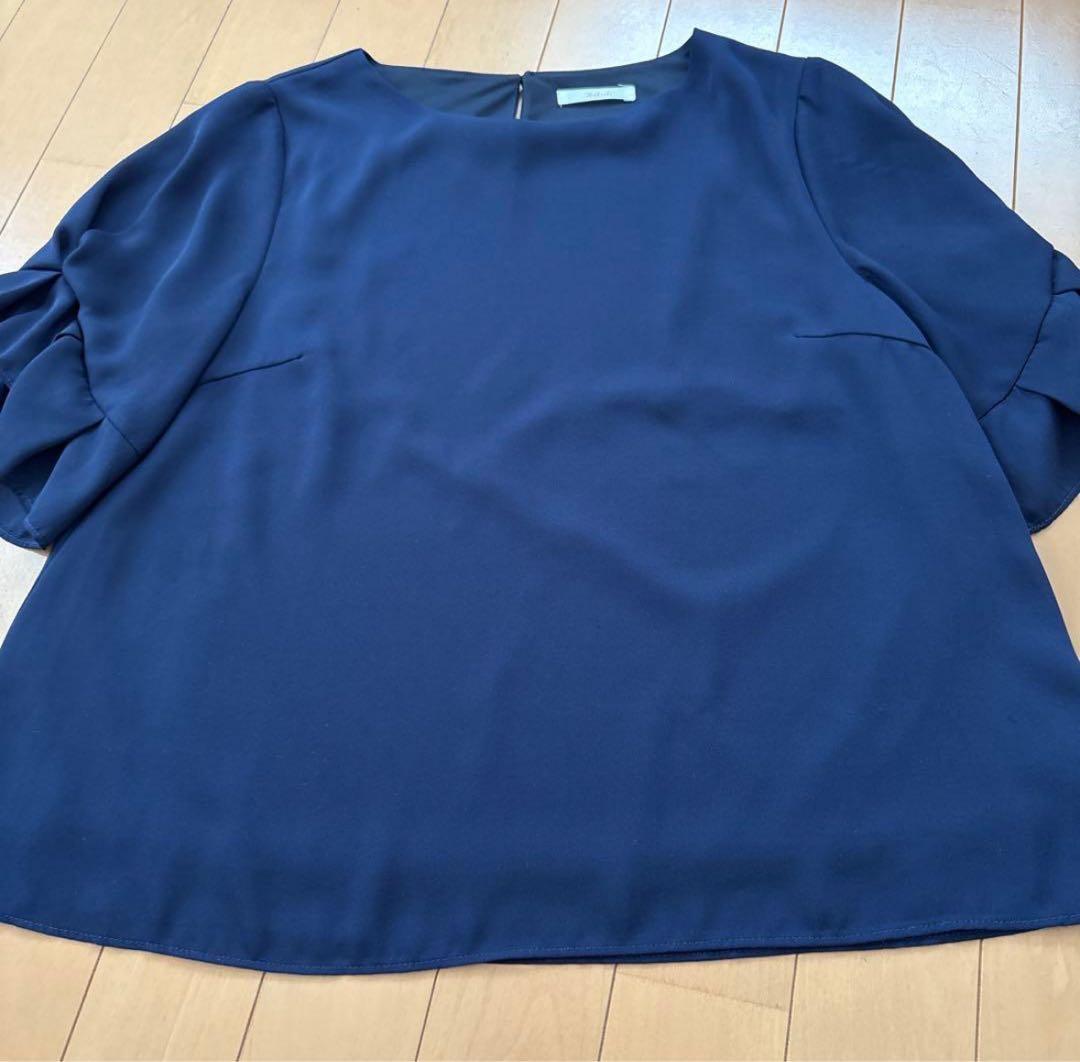 Te chichi フリル袖　紺色ブラウス — image 3