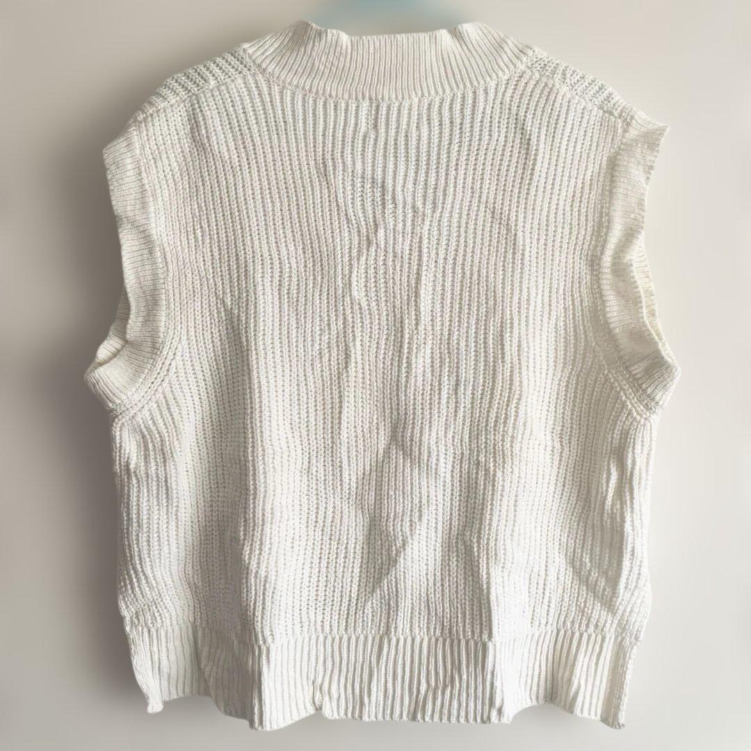 ニットベスト Vネック AMAIL — image 2