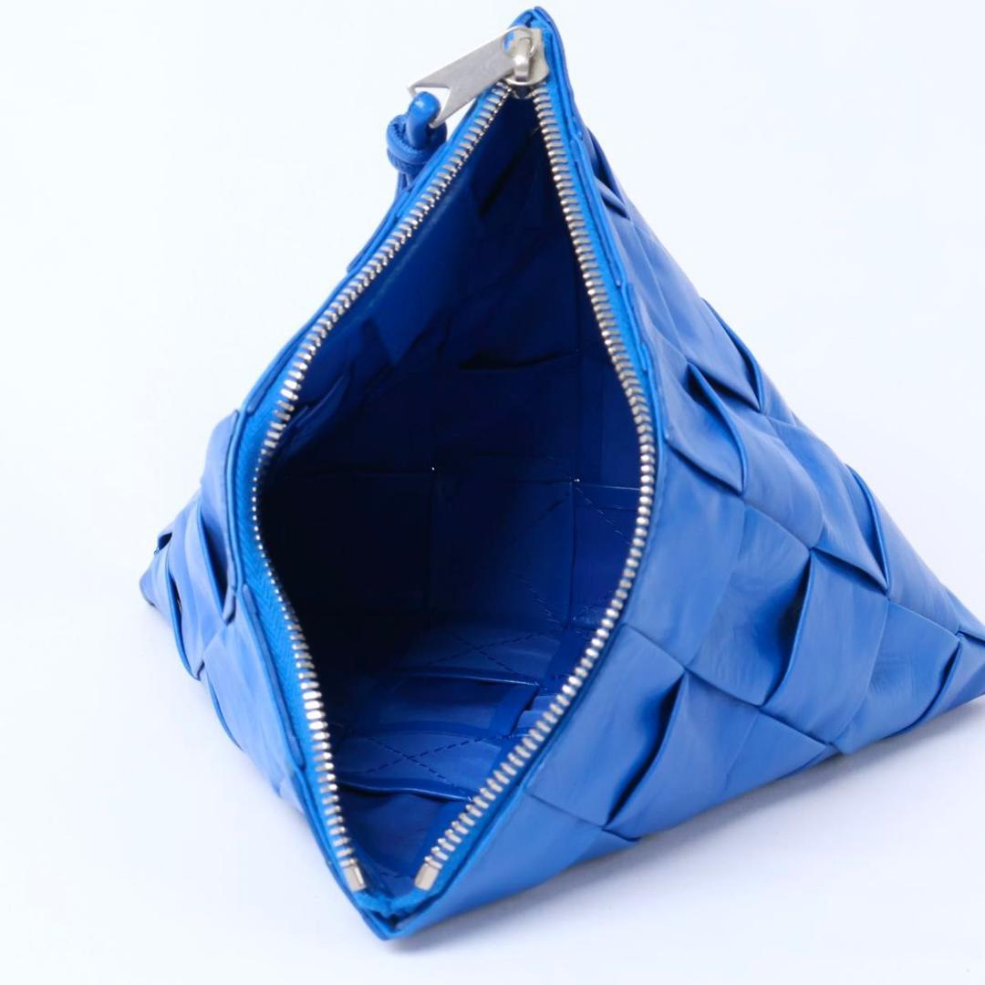 【極美品】BOTTEGA VENETA マキシイントレチャート　三角ハンドバッグ — image 2