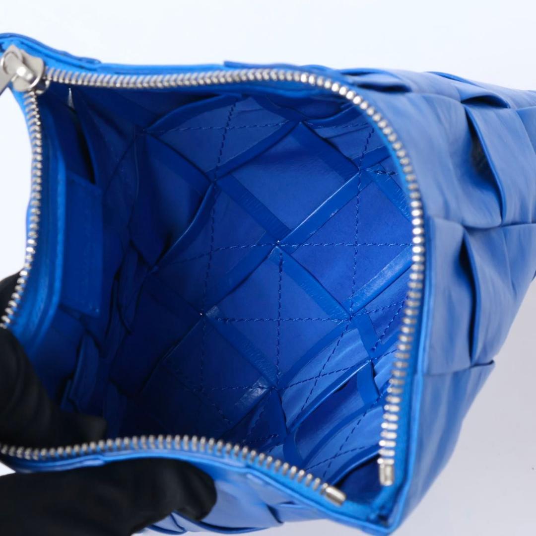 【極美品】BOTTEGA VENETA マキシイントレチャート　三角ハンドバッグ — image 3