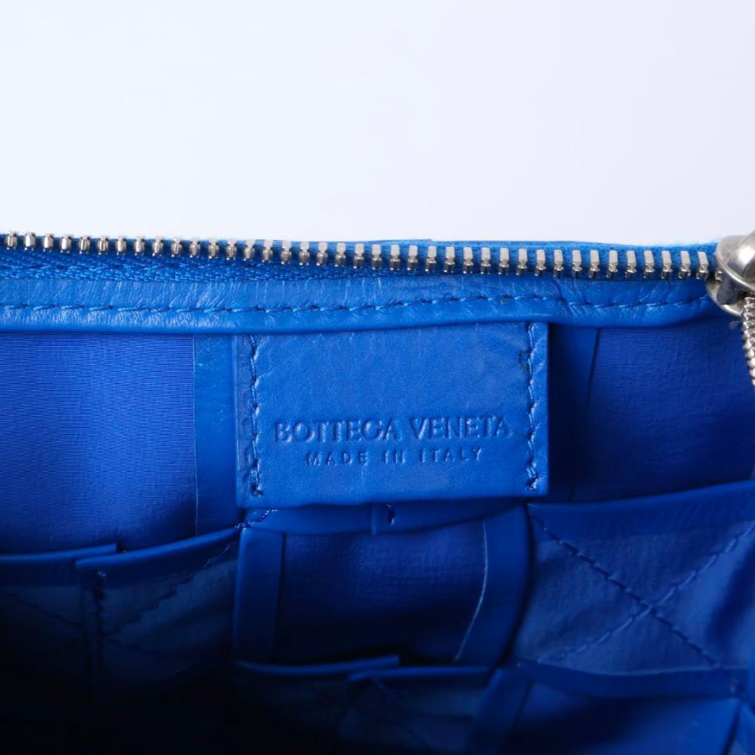 【極美品】BOTTEGA VENETA マキシイントレチャート　三角ハンドバッグ — image 4