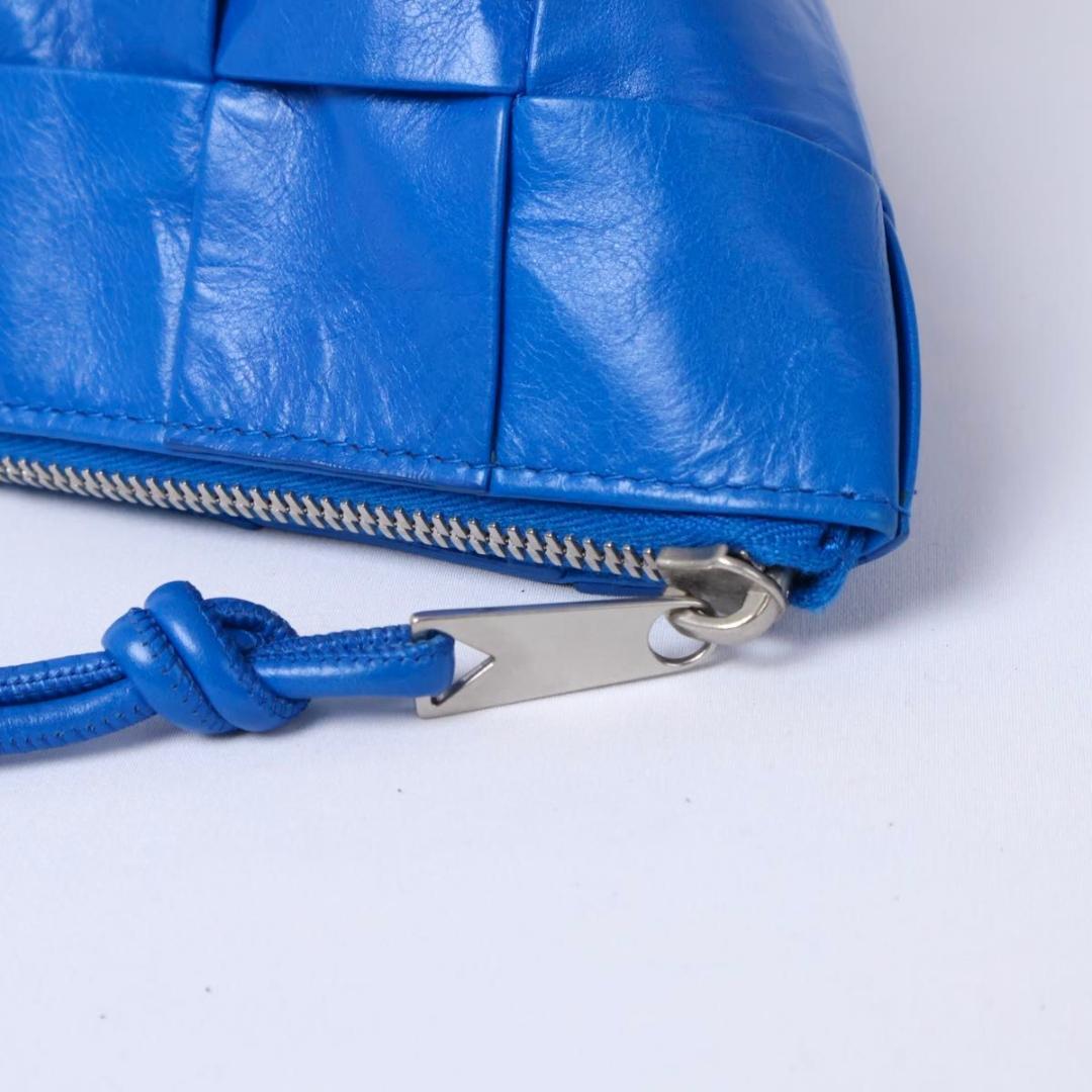【極美品】BOTTEGA VENETA マキシイントレチャート　三角ハンドバッグ — image 5