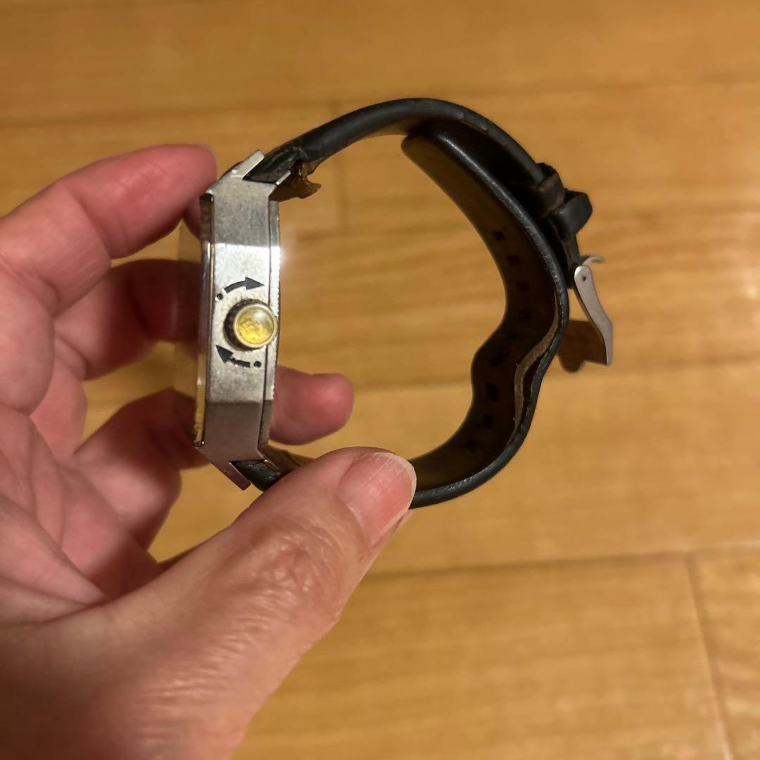 スクエア型 ブラック シルバー 時計 ☆最終お値下げ☆ — image 3
