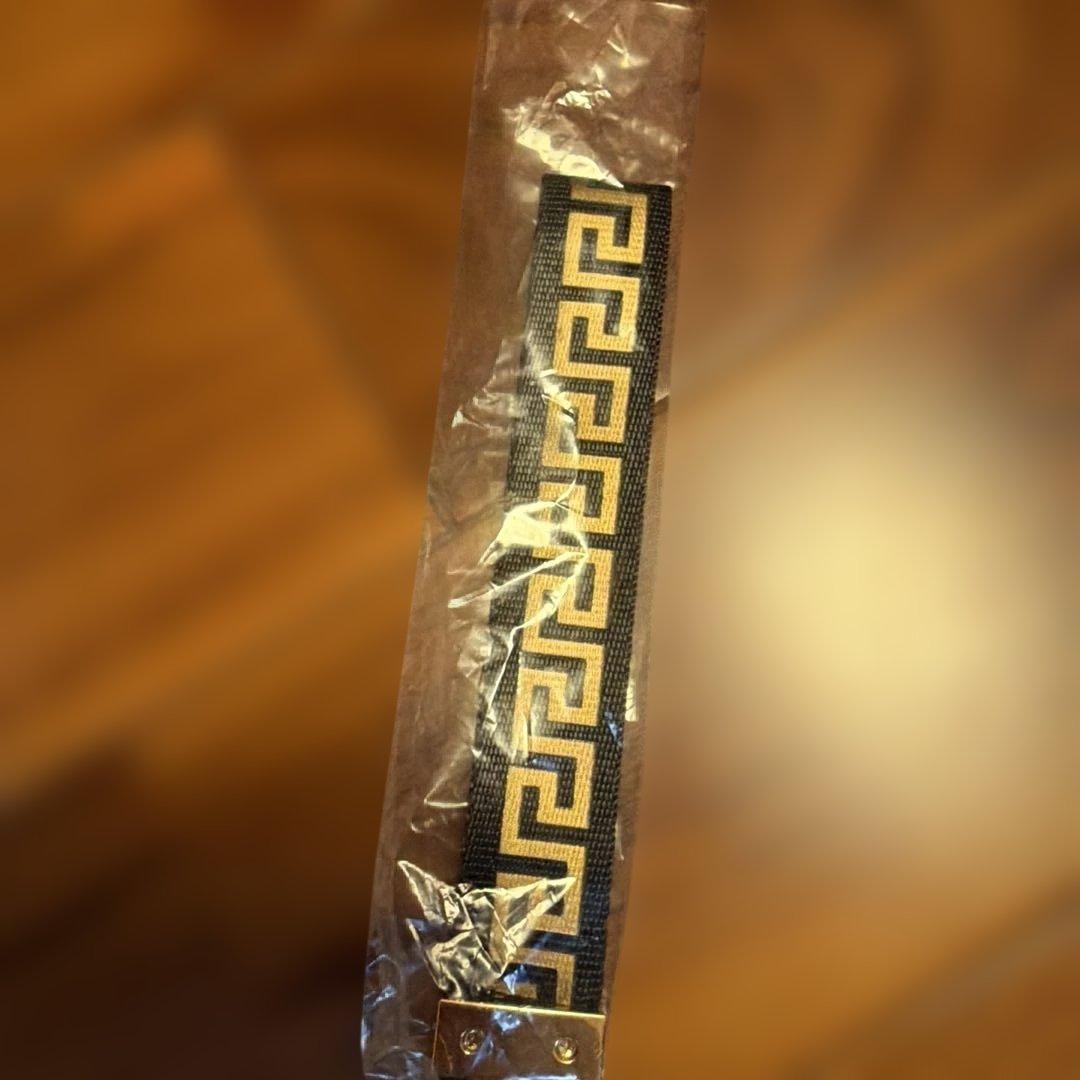 ベルサーチ　ユニセックスキーホルダー　未使用 — image 3