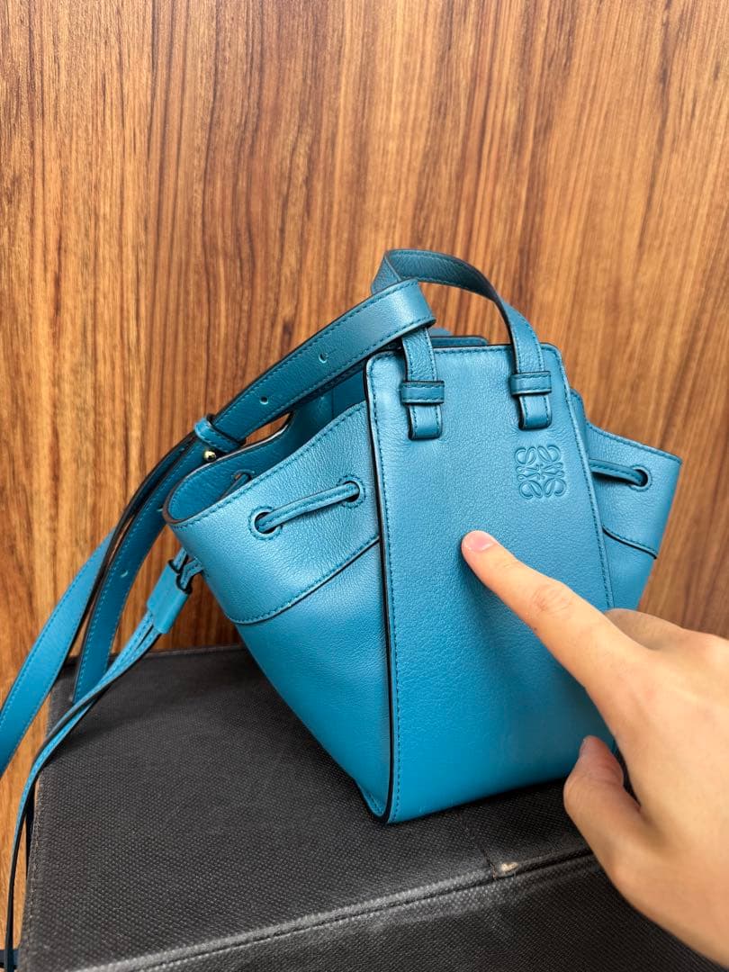 妻私物 LOEWE ハンモックドローストリングミニ ターコイズブルー — image 2