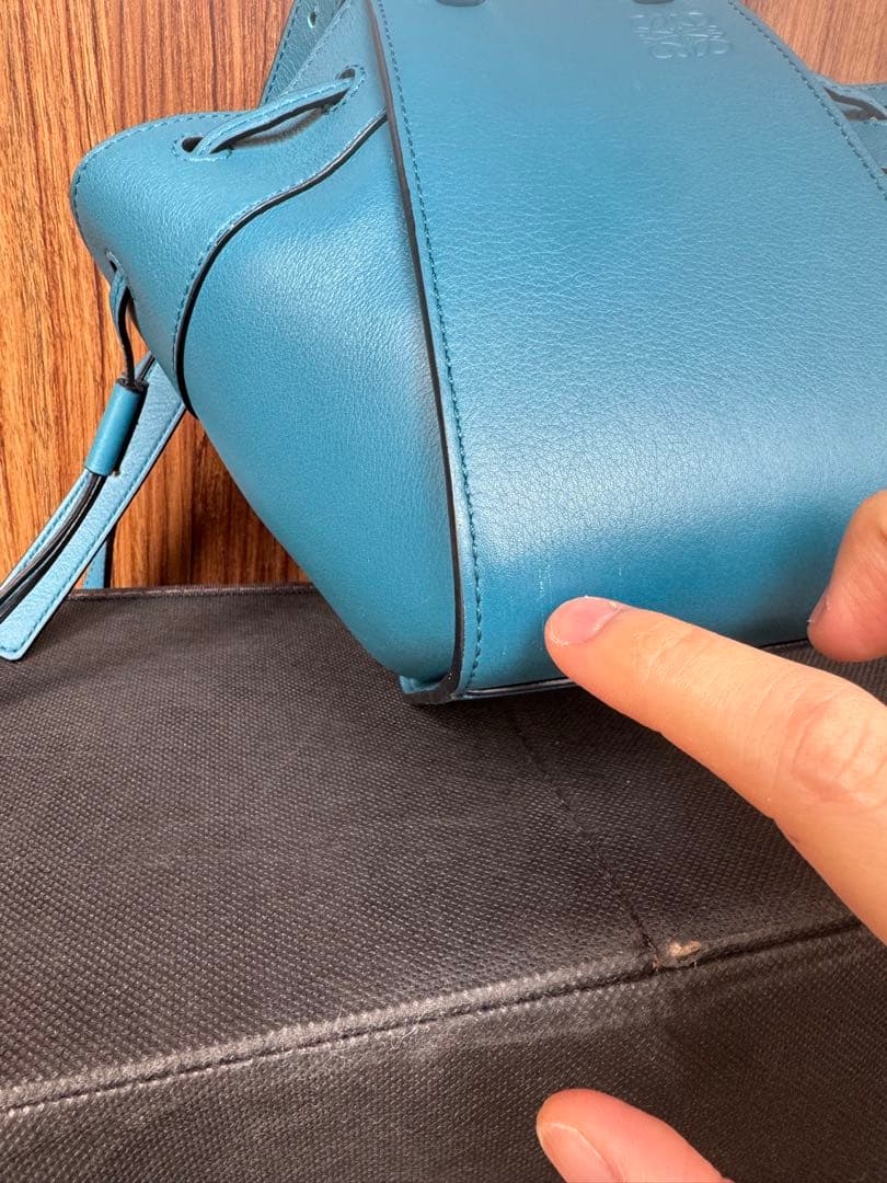妻私物 LOEWE ハンモックドローストリングミニ ターコイズブルー — image 3