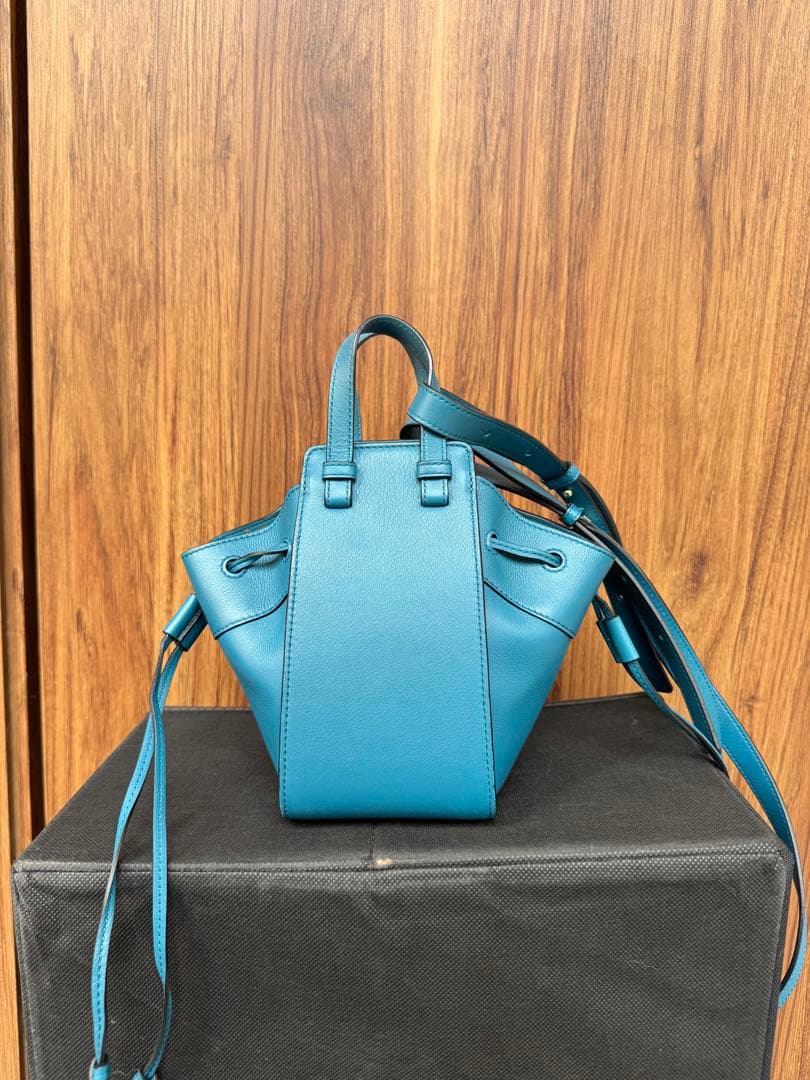 妻私物 LOEWE ハンモックドローストリングミニ ターコイズブルー — image 4