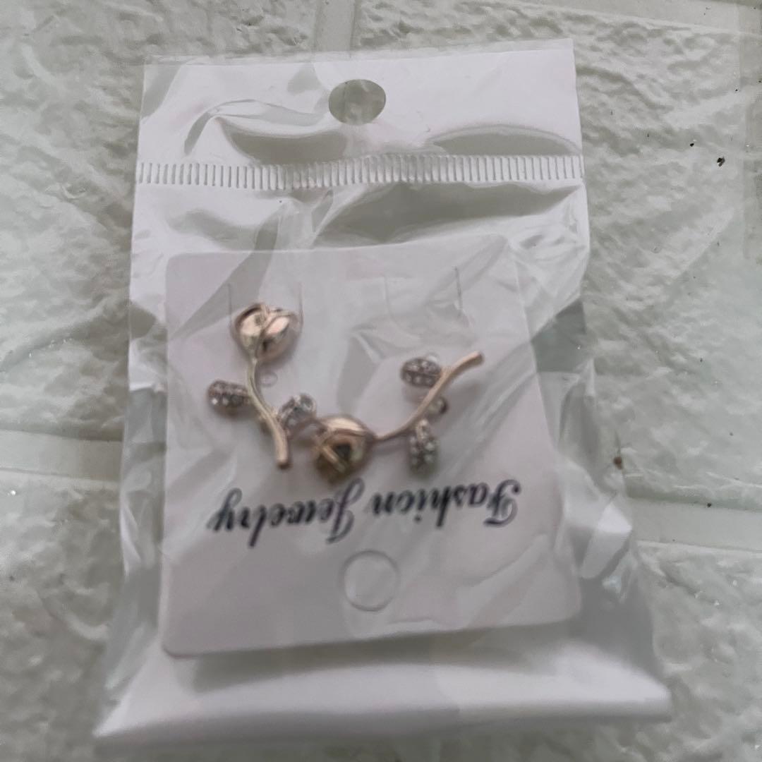 新品未使用 ピアス・イヤリング 両耳用 4点セット レディースアクセサリー 1 — image 2