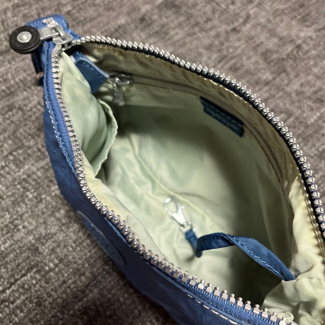 Kipling ブルー ハンドバッグ — image 4