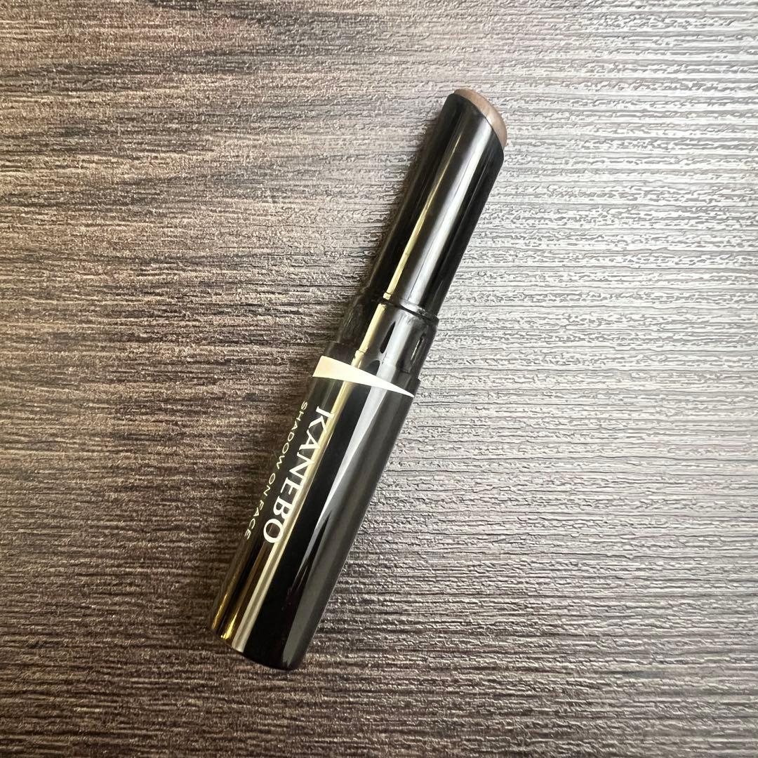 KANEBO シャドウオンフェイス 01 カニ味噌 — image 3