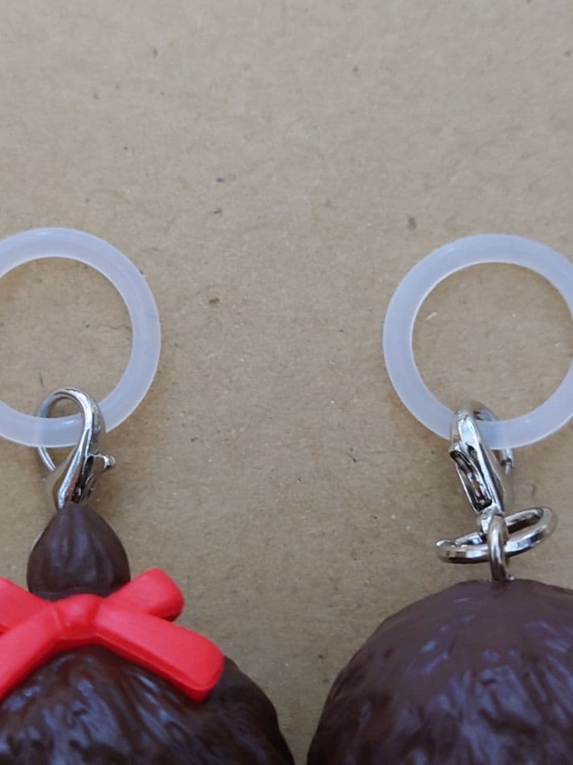 【おまけ付き】モンチッチ　めじるしアクセサリー　キーホルダー　2個 — image 2