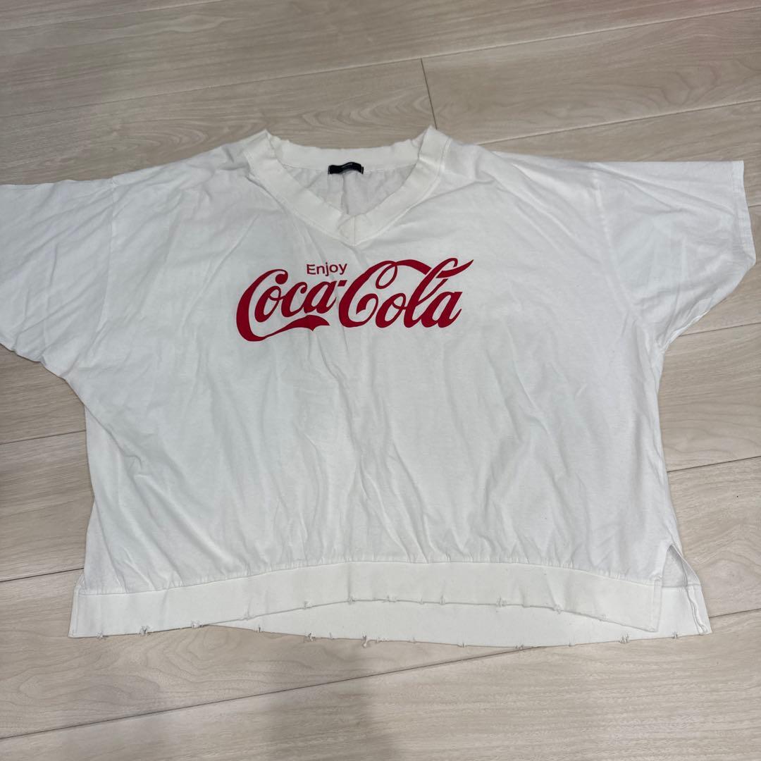 +Coca-Cola 半袖Tシャツ ホワイト Vネック — image 5