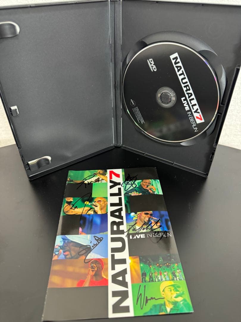NATURALLY7 LIVE IN BERLIN サイン入り DVD — image 3
