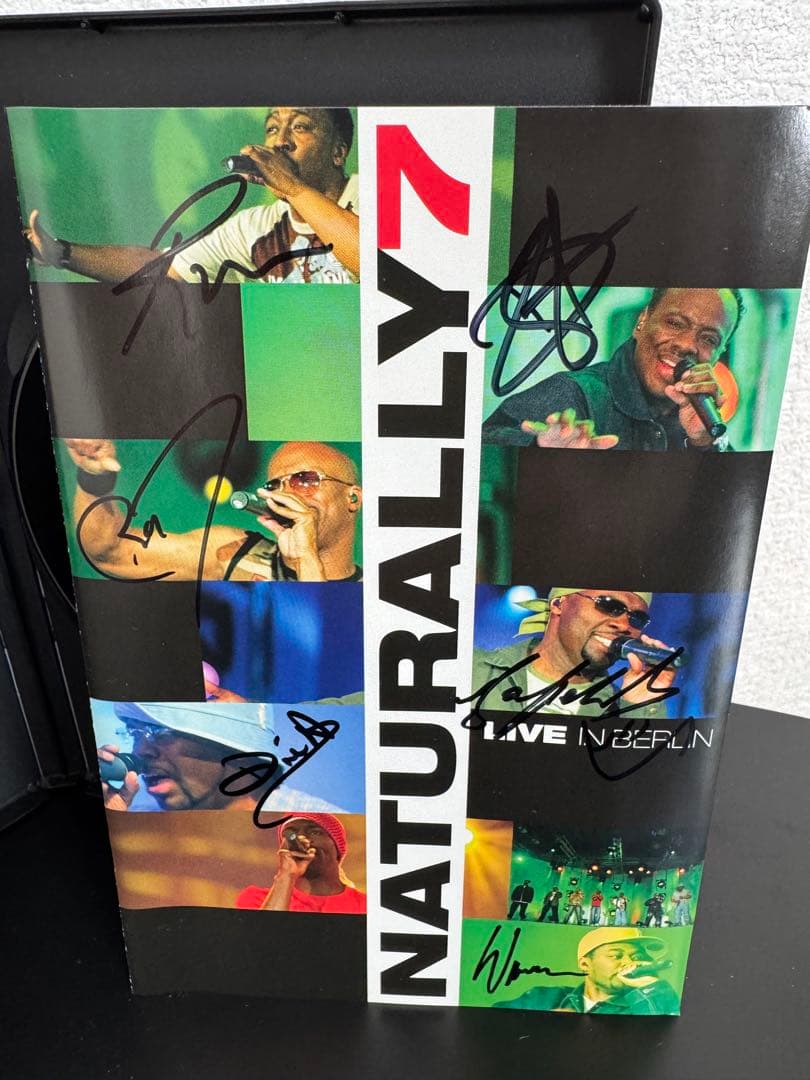 NATURALLY7 LIVE IN BERLIN サイン入り DVD — image 4