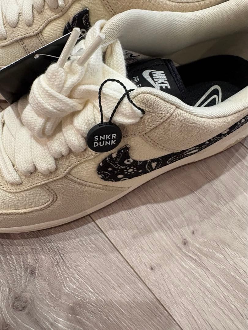 ナイキ　NIKE エアフォース1 ペイズリー　クリーム　新品　スニーカー — image 4